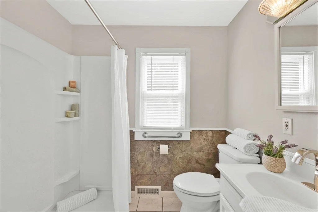 Photo of 232 Almira Rd