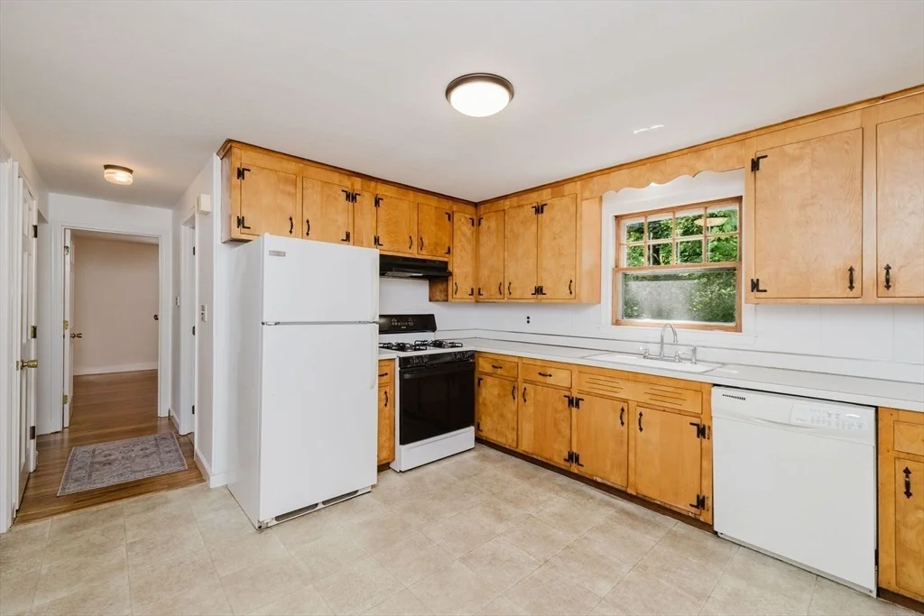 Photo of 27 Connie Dr