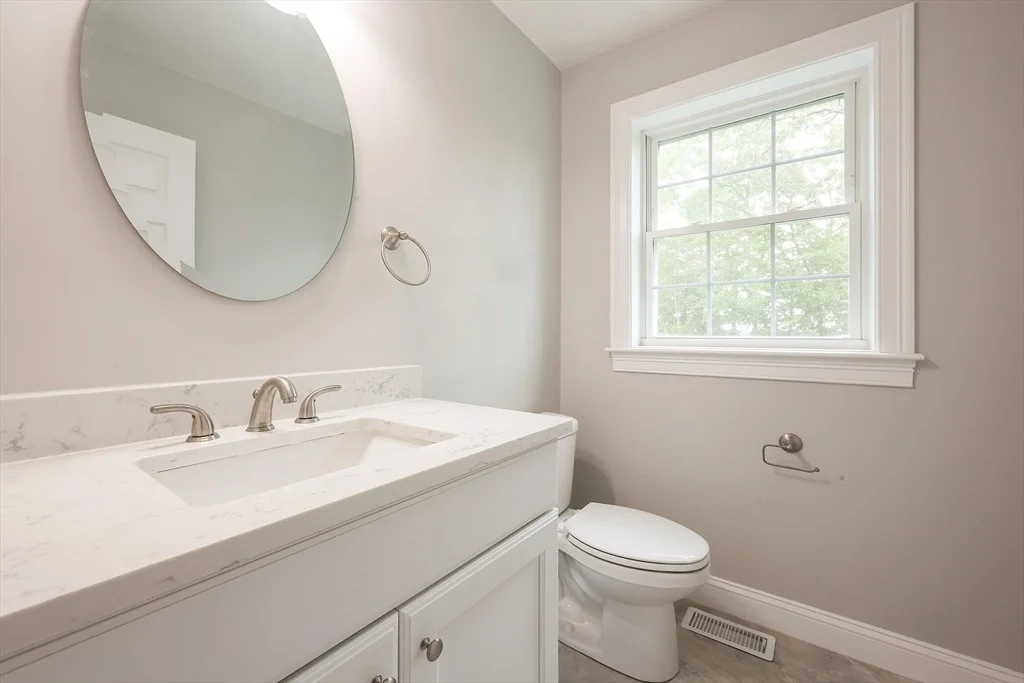 Photo of 12 Oriole Dr