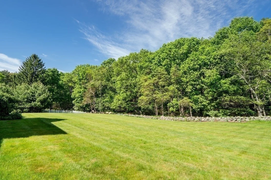 Photo of 2 Stonegate Ln