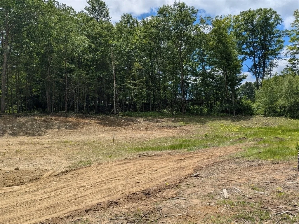 Photo of 51 Old Colony Rd