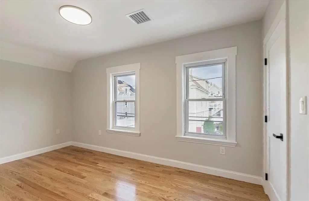 Photo of 10 Williams Ave