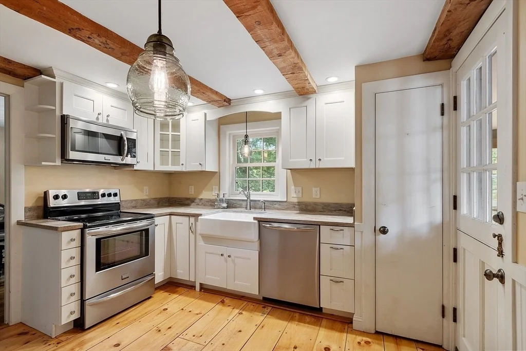 Photo of 8 Mitchell Ln