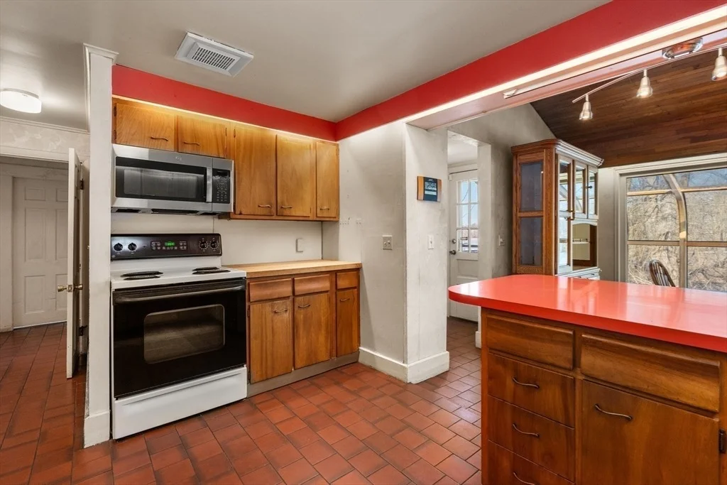 Photo of 122 Forest St