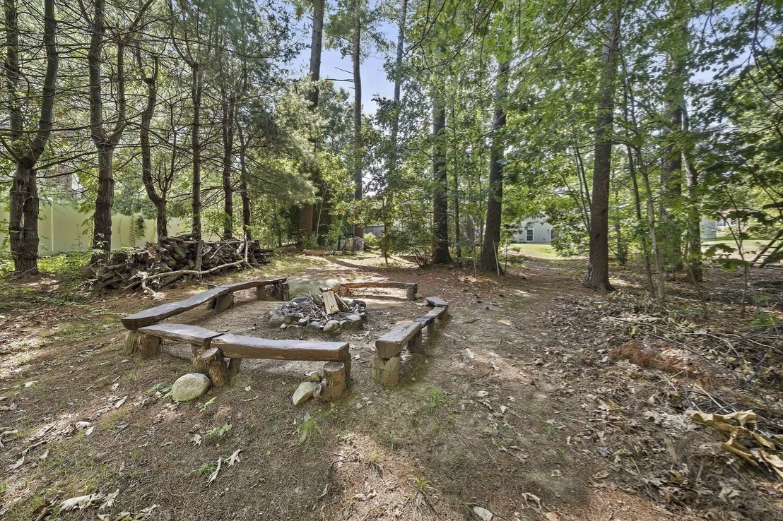 Photo of 49 Lantern Ln