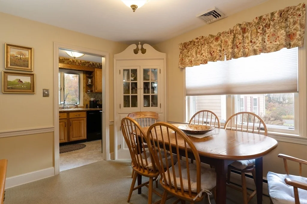 Photo of 1 Leslie Ln