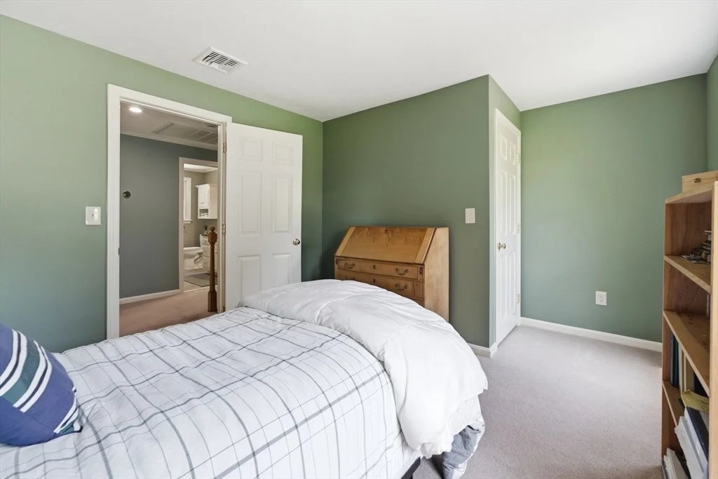Photo of 25 Charles Samuel Way