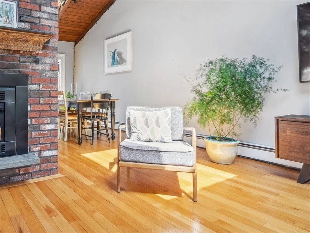 Photo of 50 Lowell Dr