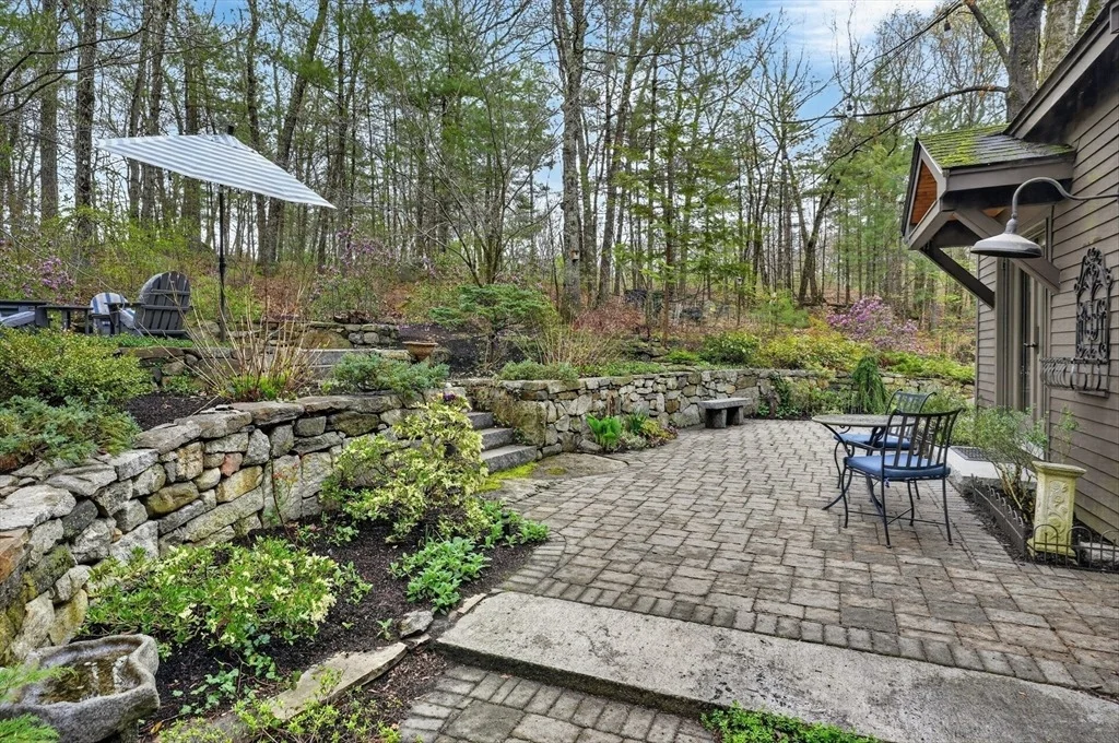 Photo of 10 Davis Rd