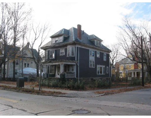 Photo of 170 Babcock Street