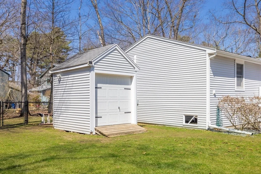 Photo of 47 Lakeview Ave