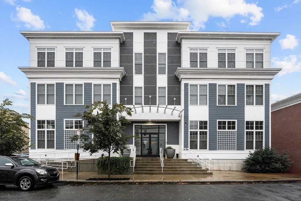 Photo of Unit 310 at 353 Summer