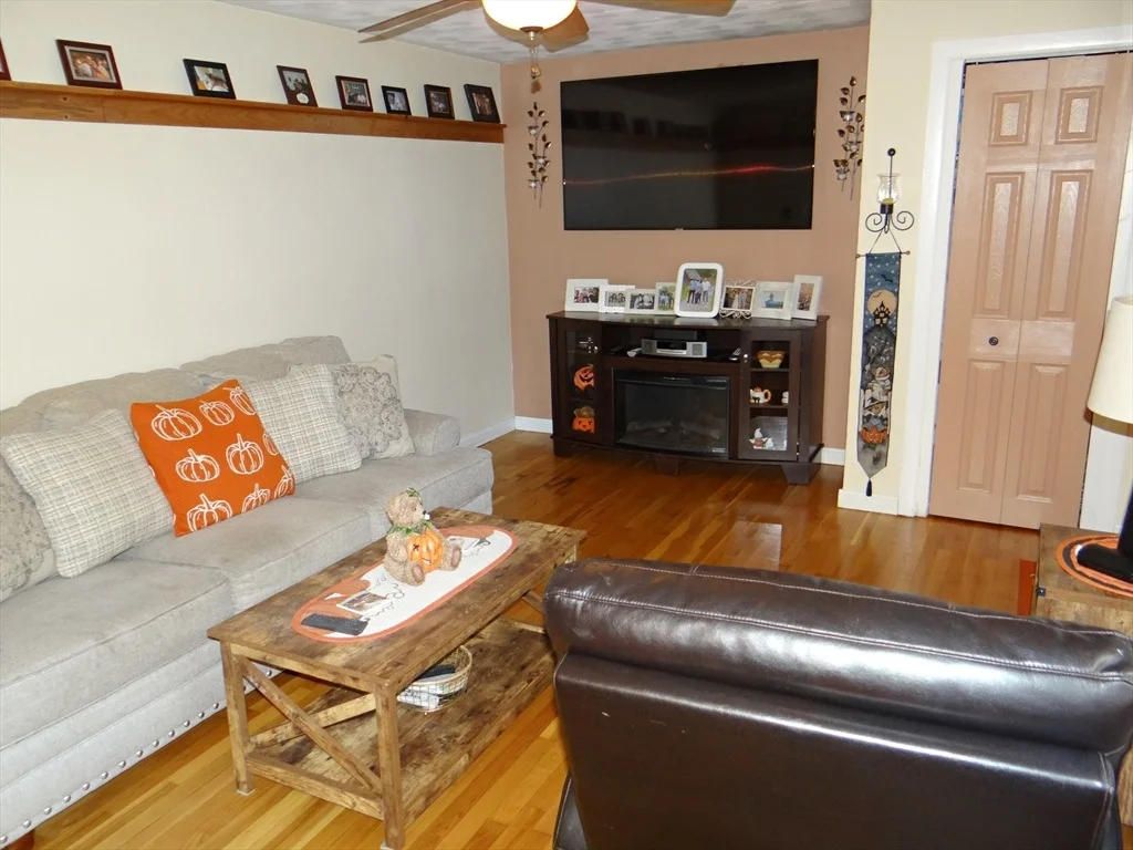 Photo of 25 Marshall Ave