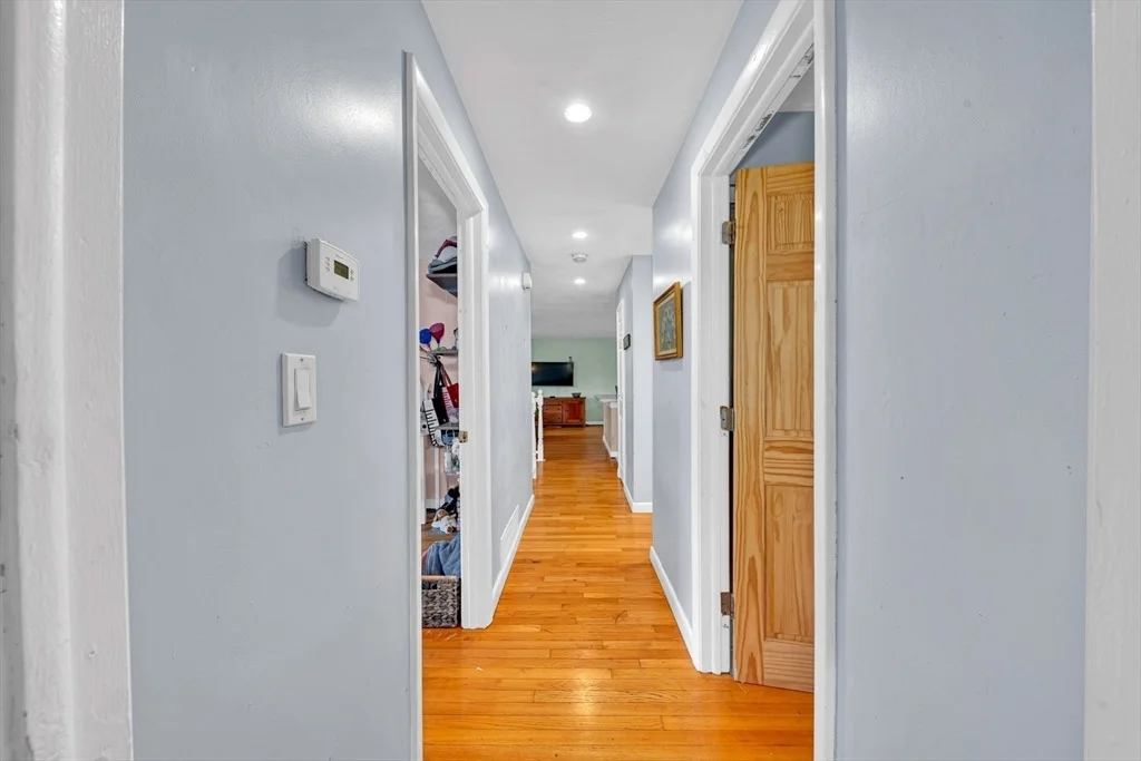 Photo of 1 Howe St