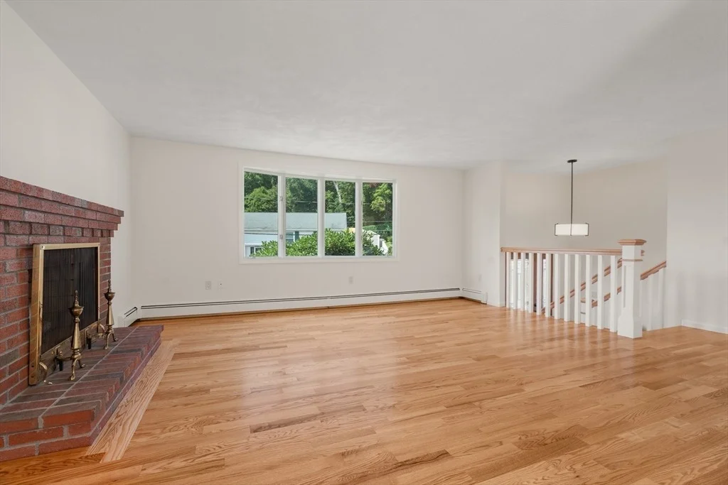 Photo of 31 Phillips Cir