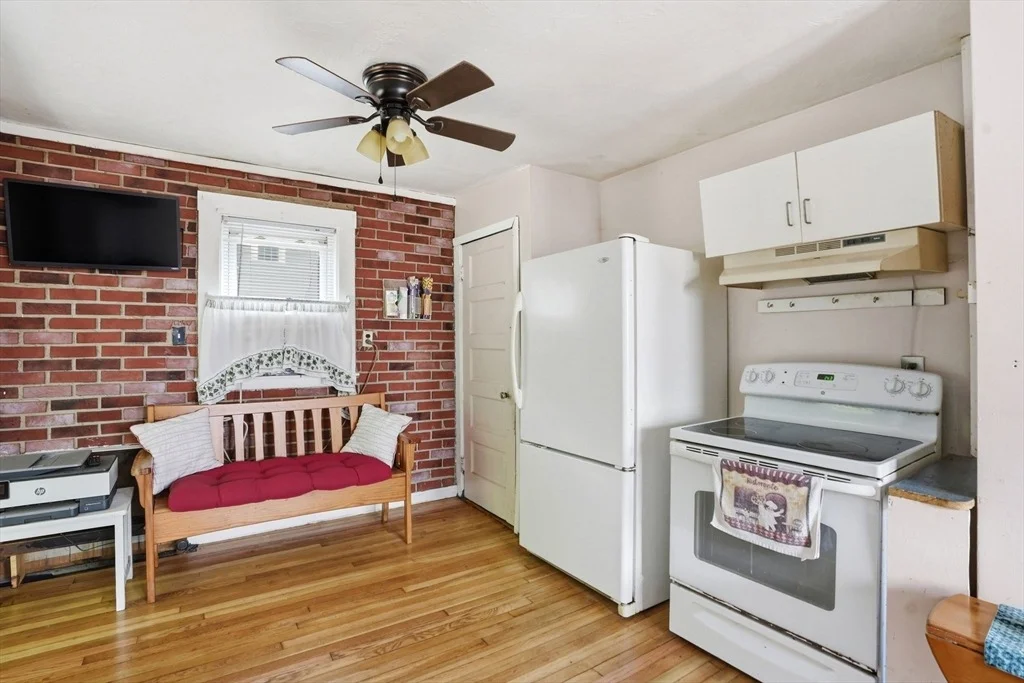 Photo of 13 Clapp Rd
