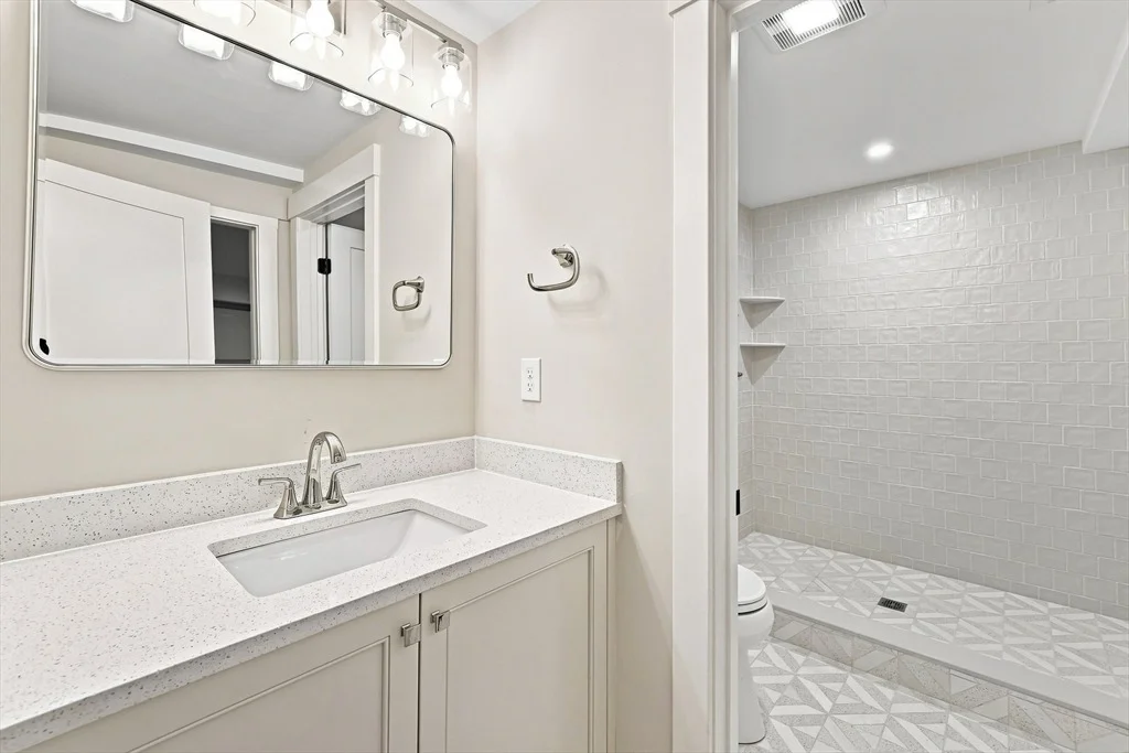 Photo of 7 Viking Rd
