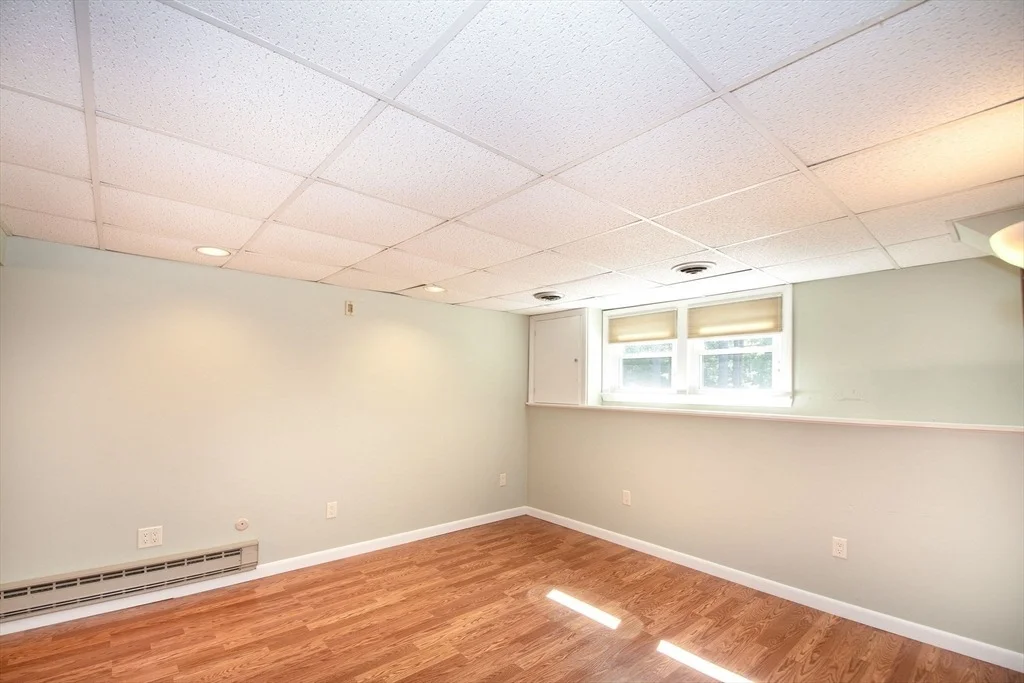 Photo of 18 Howland Cir
