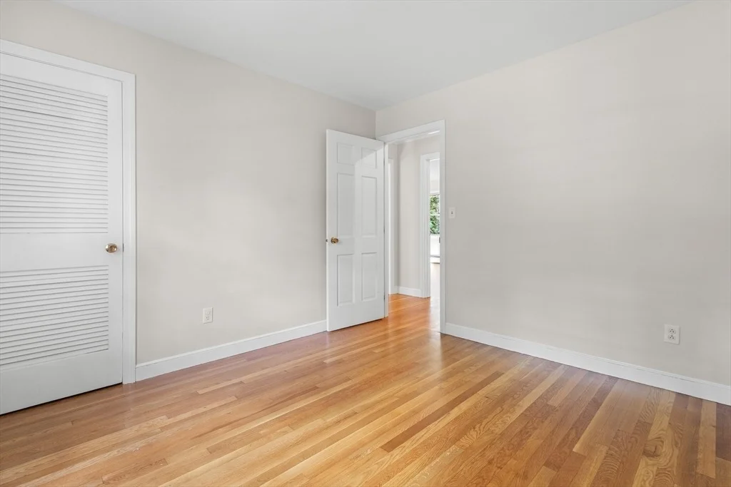 Photo of 10 Parsonage Ln