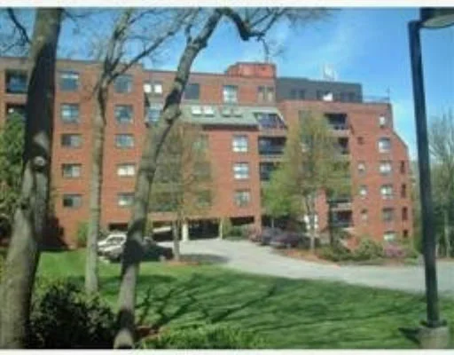 Photo of Unit PH605 at 4 Summit Drive