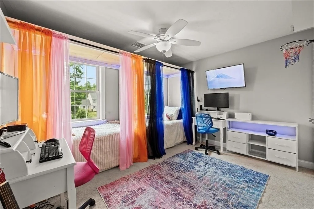 Photo of 8 Paddock Cir