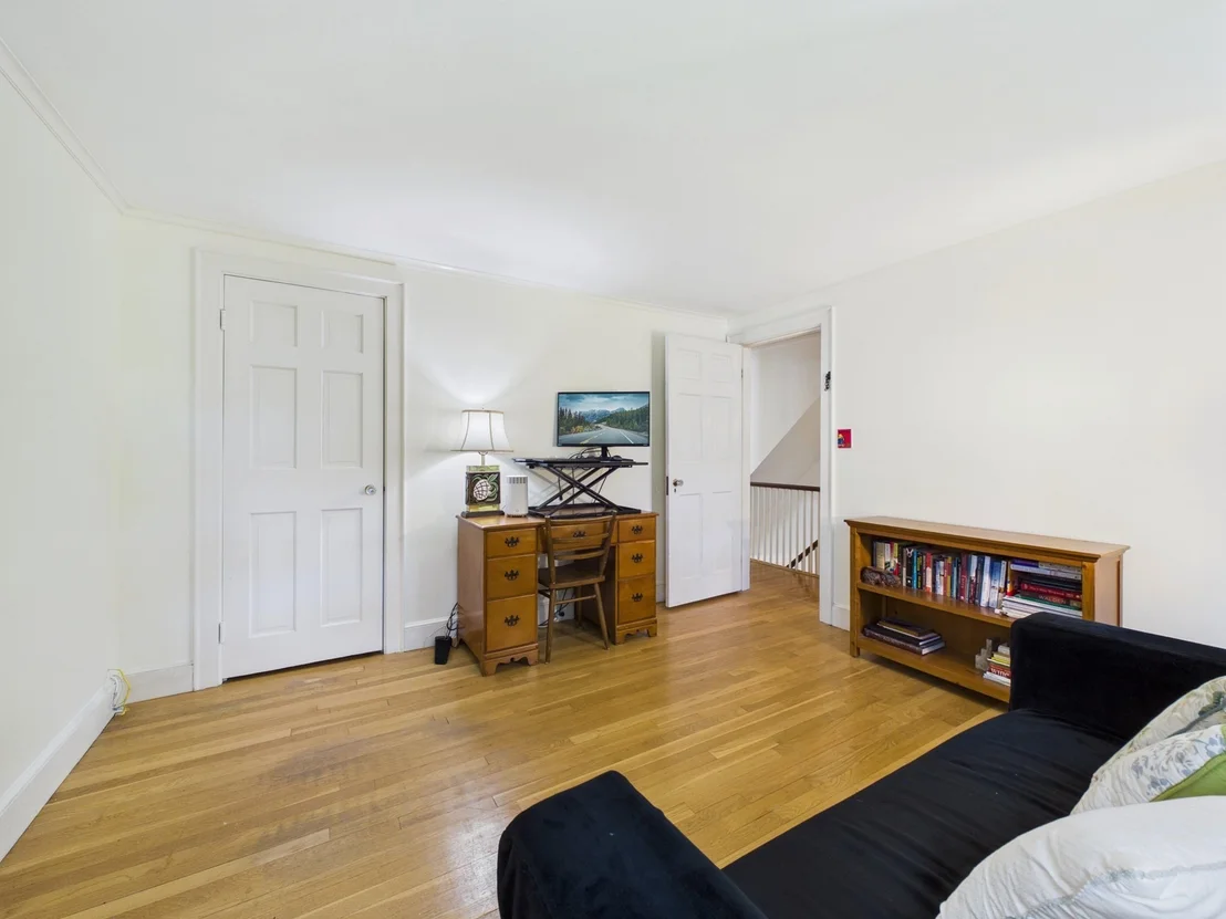 Photo of 390 Marsh St