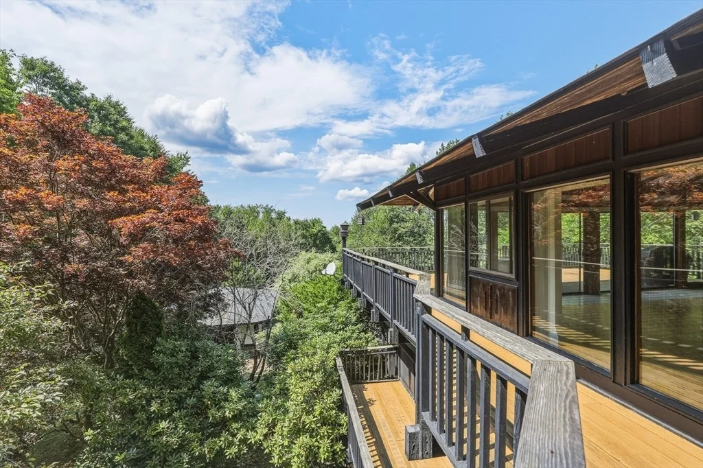 Photo of 5 Laurel Ridge Dr