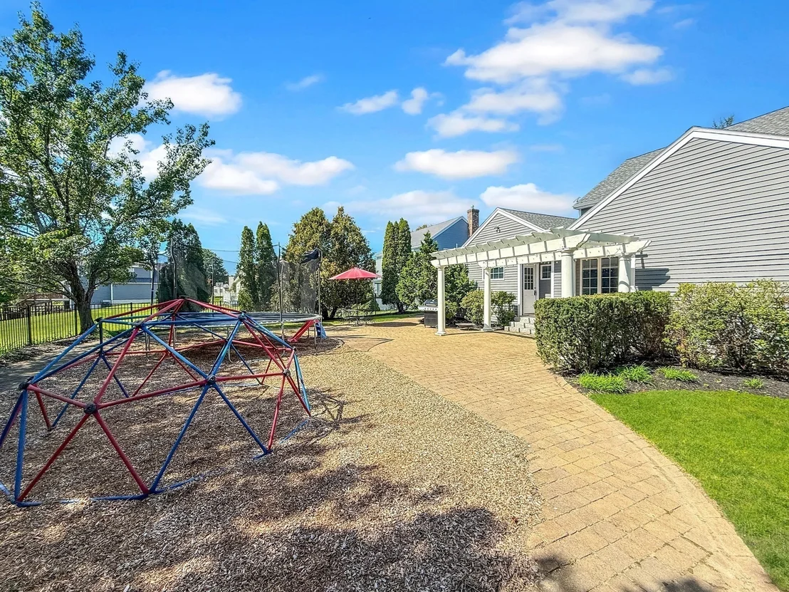 Photo of 5 Swan Cir