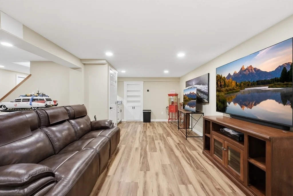 Photo of 45 Constitution Dr