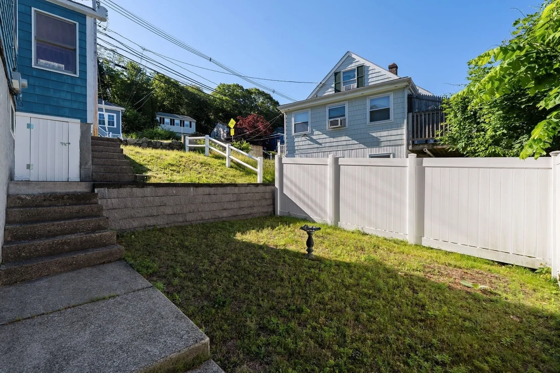 Photo of 298 Forest St