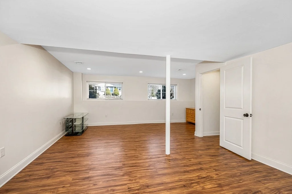 Photo of 24 Eaton Dr