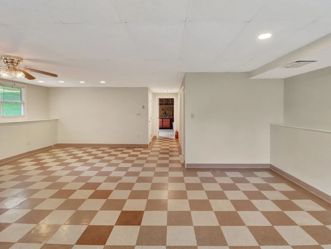 Photo of 16 Andrew Avenue
