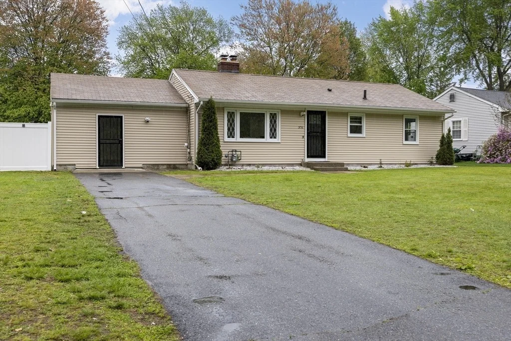 Photo of 376 Hermitage Dr