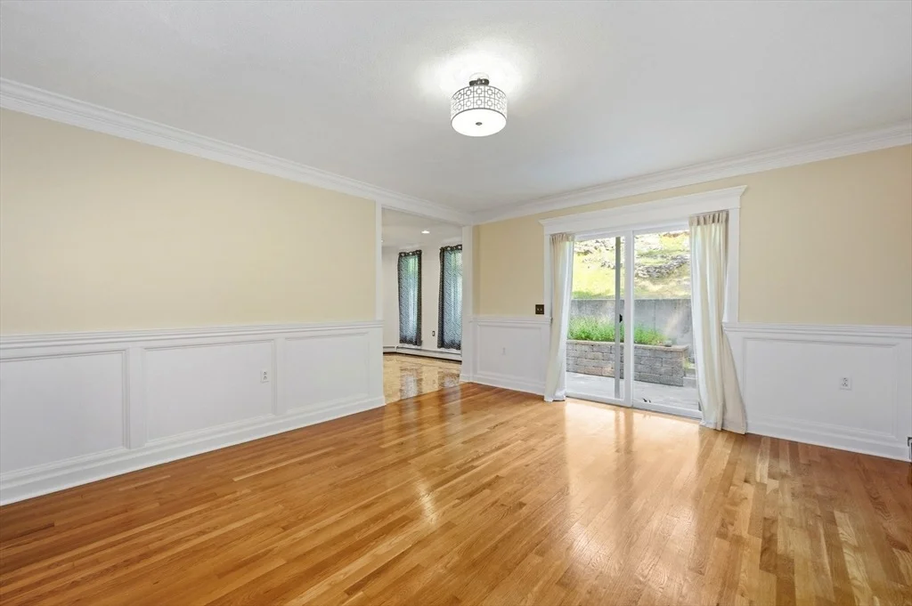 Photo of 12 Parkway Dr