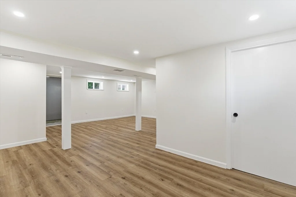 Photo of 60 Pond Ln