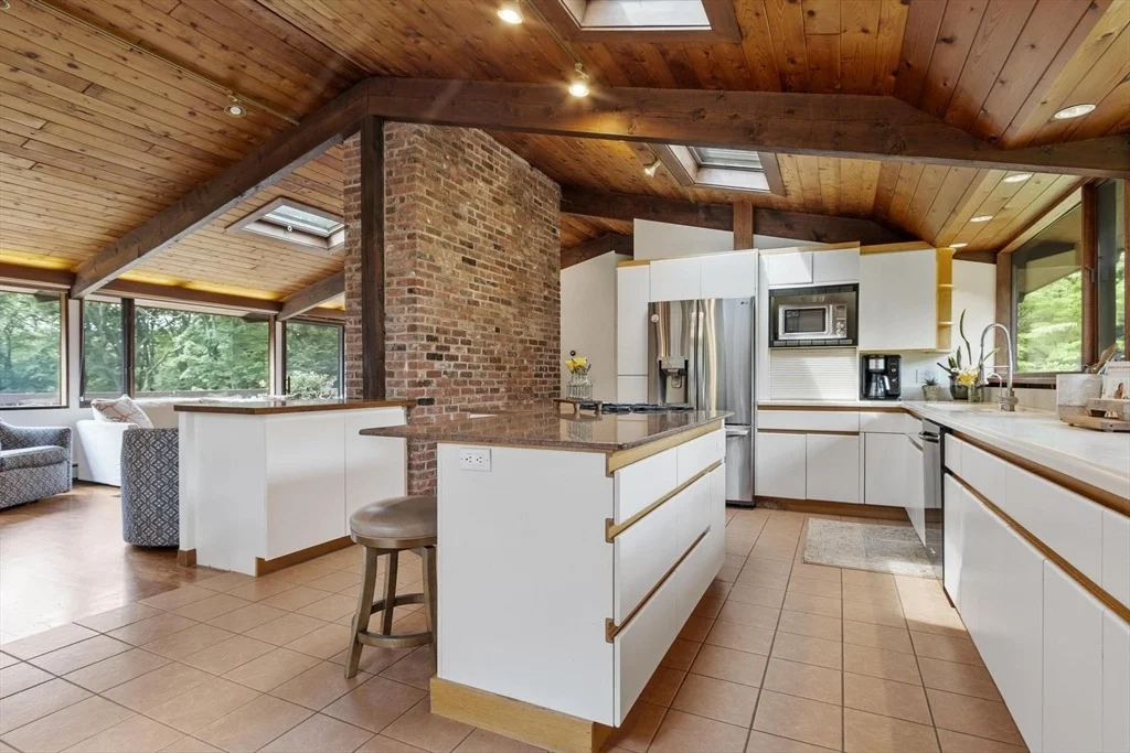 Photo of 64 Woodside Rd