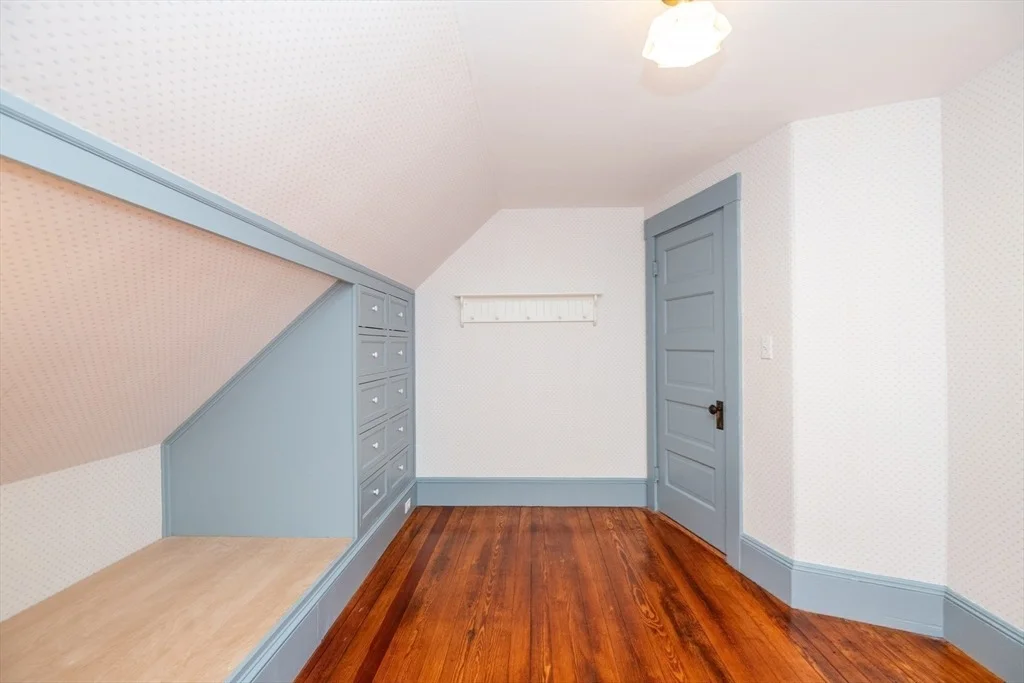 Photo of 34 Lowell Road