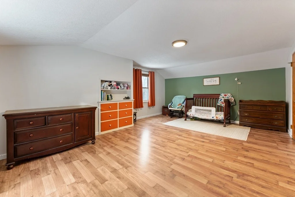 Photo of 1180 Calkins Rd