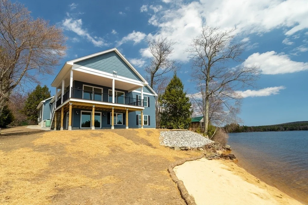 Photo of 74 Lakeshore Dr
