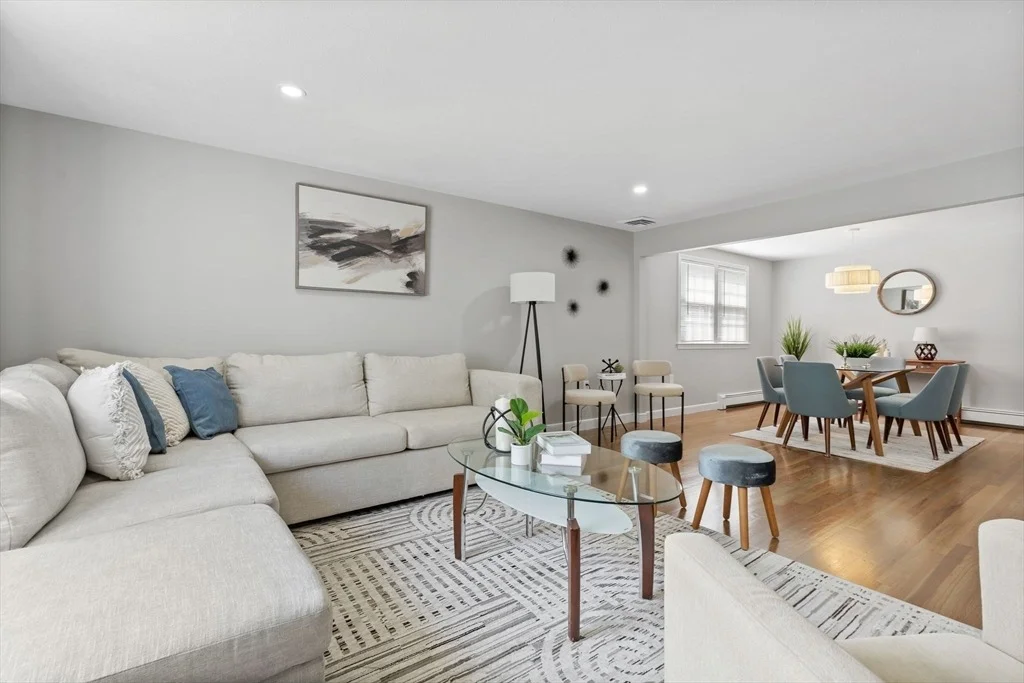 Photo of 2 Clover Cir