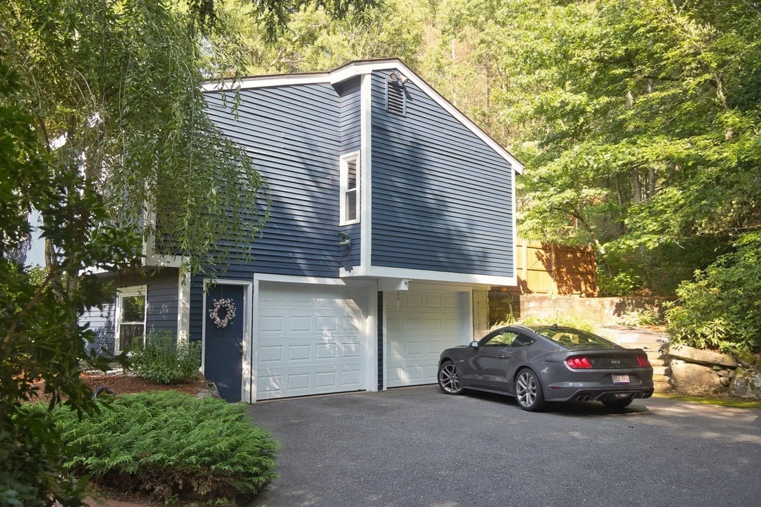 Photo of 10 Lowell Dr