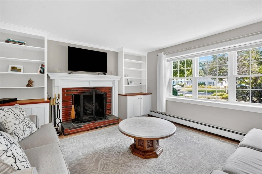 Photo of 9 Longview Dr