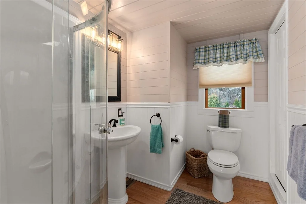 Photo of 33 Pine Tree Dr