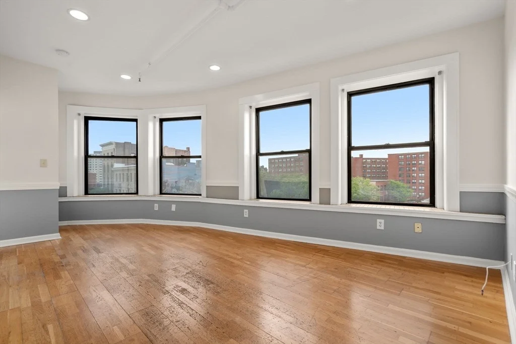 Photo of Unit 401 at 7 Central Square