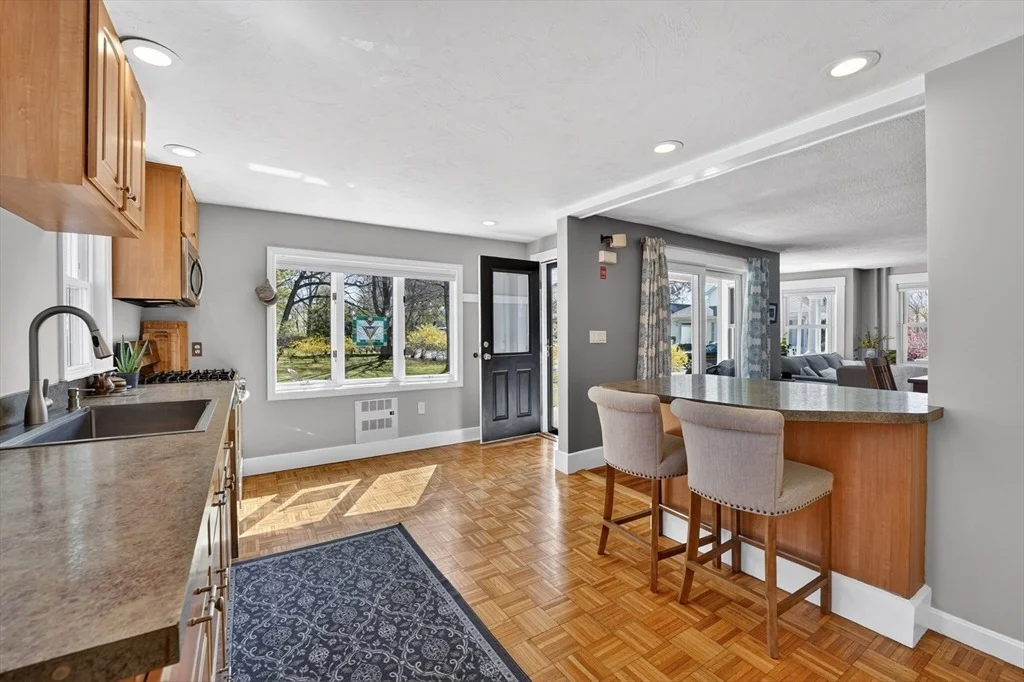 Photo of 4 Lakeside Drive
