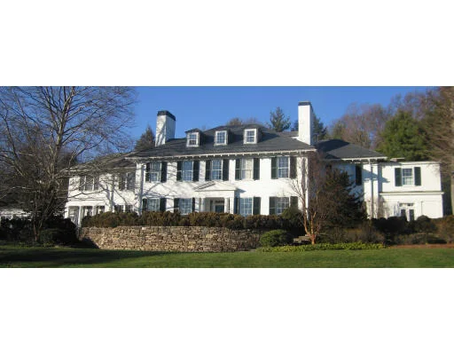 Photo of 709 Monument Street