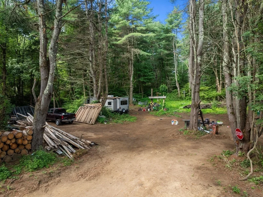 Photo of 305 Warren Rd