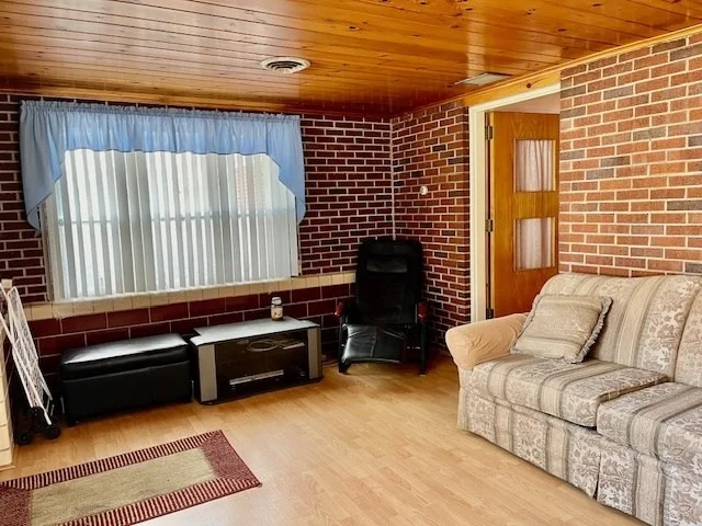 Photo of 566 Mckinstry Ave