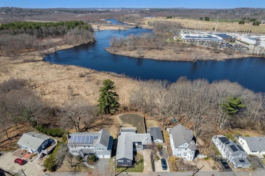 Photo of 243 Riverside Dr