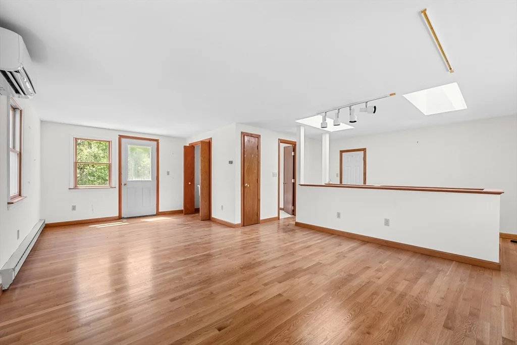 Photo of 19 Aspen Ln